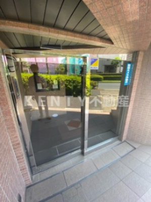 【エントランス】 | ロイヤルガーデン千鳥町 | 清潔なエントランスです