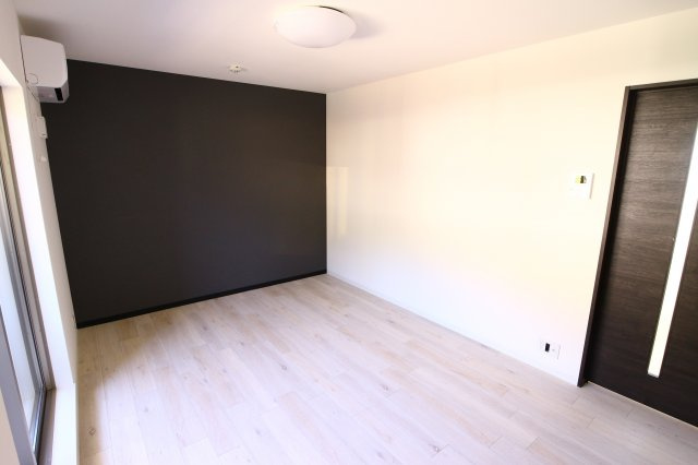 ジーメゾン塩屋の居間・リビング