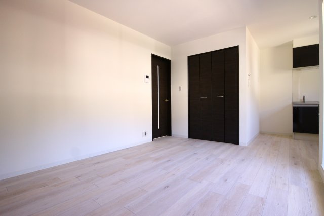 ジーメゾン塩屋の居間・リビング