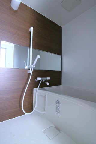 ジーメゾン塩屋の浴室