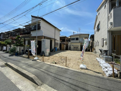 【前面道路含む現地写真】 | 福泉小・南東向き・前面道路10ｍ・新築一戸建て・堺市西区草部 | 前面道路含む現地写真です