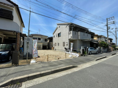 【前面道路含む現地写真】 | 福泉小・南東向き・前面道路10ｍ・新築一戸建て・堺市西区草部 | 前面道路含む現地写真です