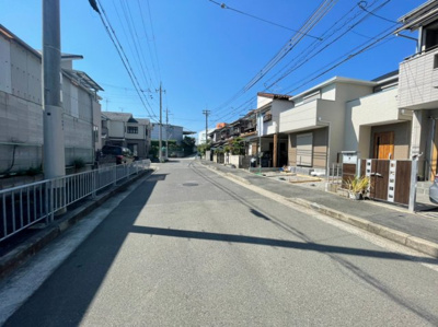 【前面道路含む現地写真】 | 福泉小・南東向き・前面道路10ｍ・新築一戸建て・堺市西区草部 | 前面道路含む現地写真です