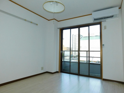 【居間・リビング】 | エスパシオ安島 | 同建物別室参考写真
