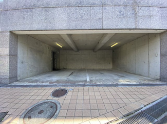 【駐車場】 | 地下車庫
