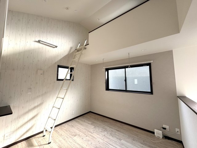 ＣＳ　ＧＡＲＤＥＮ　小川の洋室