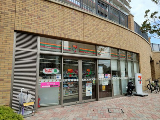 【周辺】 | 敷地内にコンビニもございます
