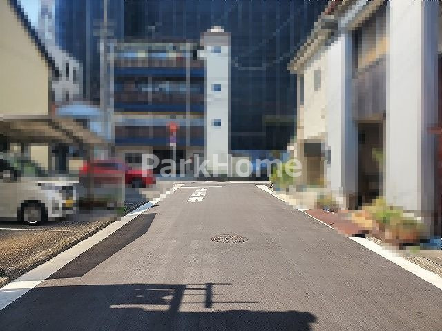 高知市南宝永町　土地の前面道路含む現地写真