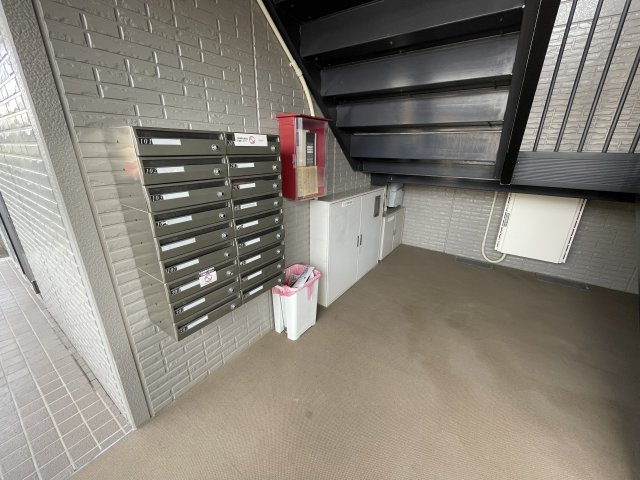 セレニティーホームズAのエントランス