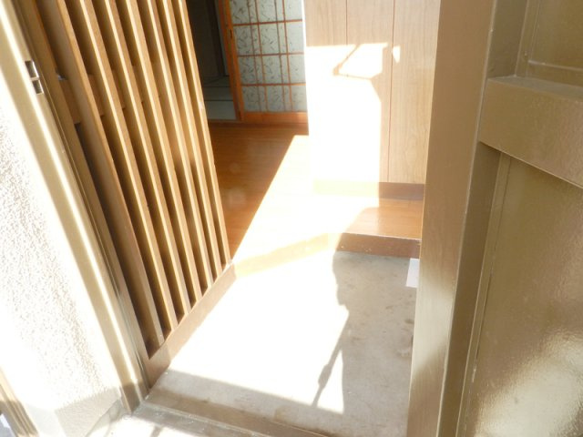 小笹マンションの玄関