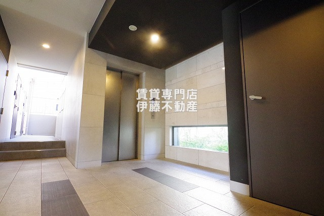 ロイヤルスクエア徳川のロビー