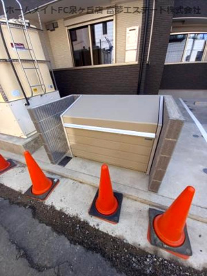 【その他共用部分】 | ジーメゾン泉大津イースト | 敷地内ゴミ置き場　※建築中