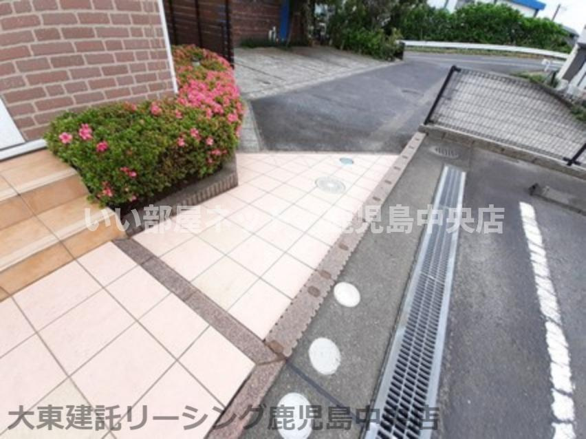 隣地共有への出入り口