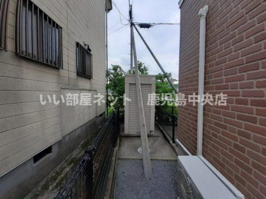 敷地内プロパン庫