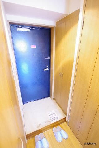 アーデン江坂　仲介手数料無料の玄関