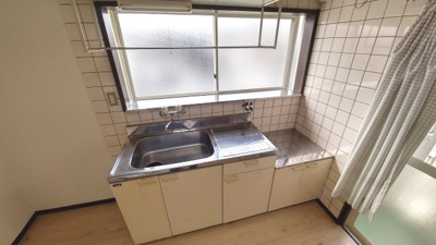 【キッチン】 | 竹葉ハイツ | 収納面も安心のキッチンです