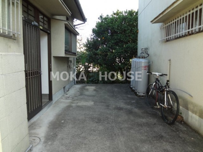 【駐車場】 | 北今宿3丁目平屋二戸一 | 駐車場完備です