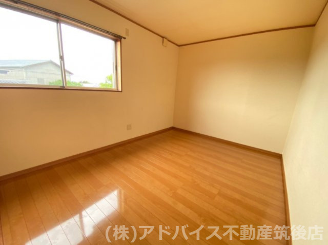 八女市祈祷院のアパートの洋室