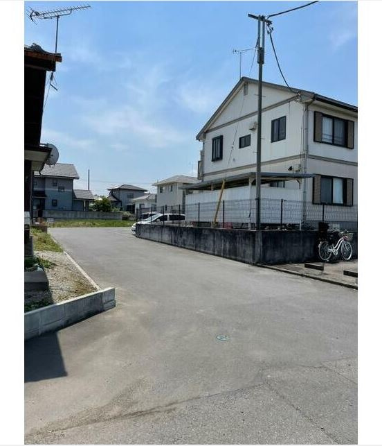藤岡市下栗須　土地790の前面道路含む現地写真|前面道路含む現地写真です