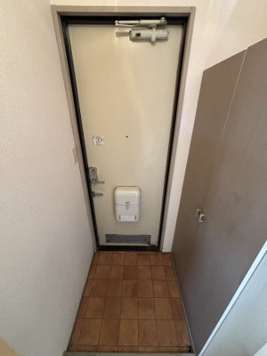 【玄関】 | シルヴァンヒルズ | ※同物件・反転タイプの写真です。