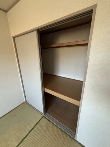 【収納】 | シルヴァンヒルズ | ※同物件・反転タイプの写真です。