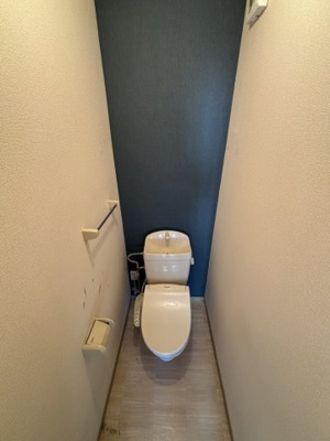 【トイレ】 | シルヴァンヒルズ | ※同物件・反転タイプの写真です。