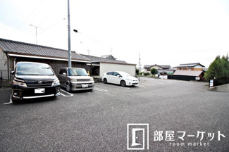 【駐車場】