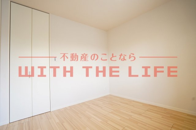 ラ・ルーチェ東櫛原【10,000円キャッシュバック対象】の洋室|明るい洋室です