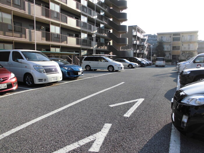 ハーヴェスト本郷の駐車場|駐車場