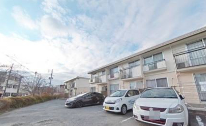 カーサ・エスメラルダ【キャッシュバック対象物件】の駐車場|駐車スペースもあります