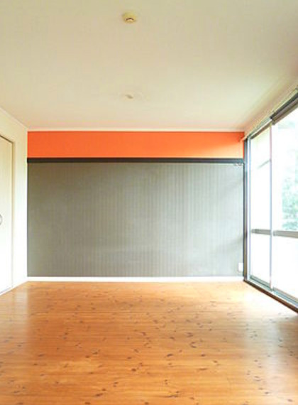 カーサ・エスメラルダ【キャッシュバック対象物件】の居間・リビング|ゆったりとしたリビングです