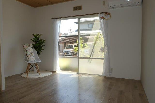 アメニティハイツＡの居間・リビング|洋室