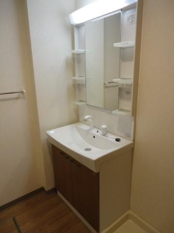 Ｓol y luna　（ソル　イルナ）の洗面所|洗髪洗面化粧台