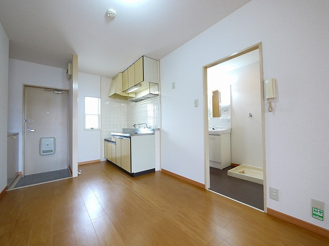 エクレール天理Ｂの居間・リビング|ゆったり過ごせるリビングです