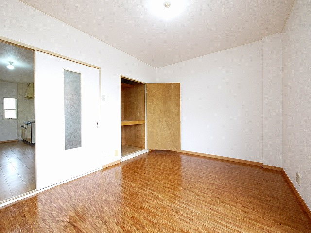 エクレール天理Ｂの洋室|スタンダードな洋室です