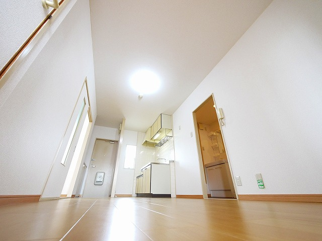 エクレール天理Ｂの居間・リビング|ゆったりとした居間です