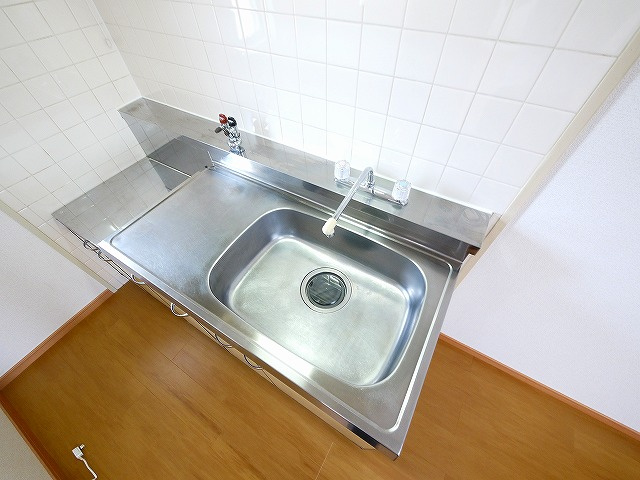 エクレール天理Ｂのキッチン|お料理しやすいキッチンです