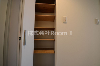 【玄関】 | プラチナム松屋町 | 明るい玄関ですシューズボックス