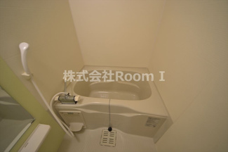 【浴室】 | プラチナム松屋町 | コンパクトで使いやすいお風呂です