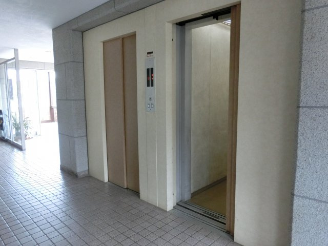 花見川ロイヤルマンションのその他共用部分|エレベーター２基　