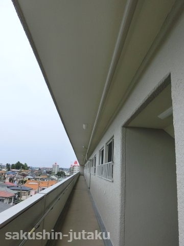 花見川ロイヤルマンションのその他共用部分|開放廊下　塗装済につききれいです。