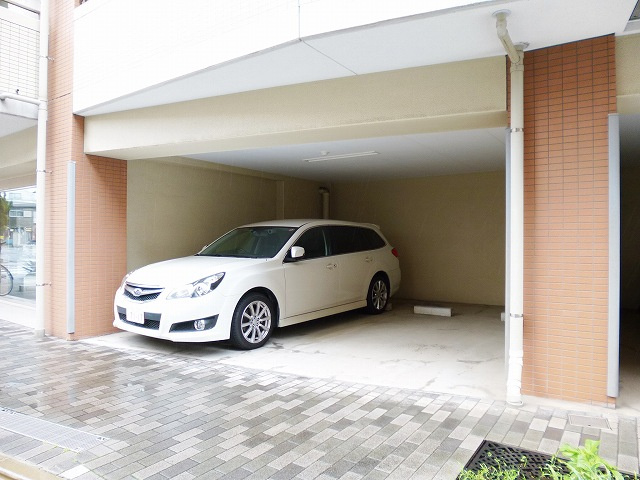 オーキッドレジデンス三ノ輪Ⅱの駐車場|平置駐車場、空き状況ご確認お願いします