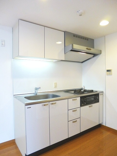 オーキッドレジデンス三ノ輪Ⅱのキッチン|グリル付２口ガスコンロ