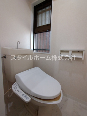 【トイレ】 | ビラ鳳笙 | 別部屋写真です。
