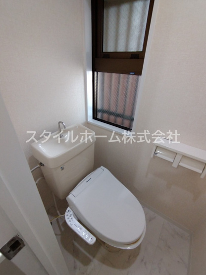 【トイレ】 | ビラ鳳笙 | 別部屋写真です。
