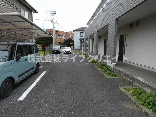 パルティールの駐車場