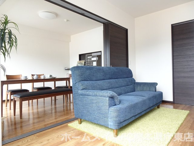 熊本市西区横手４丁目の賃貸マンションの居間・リビング