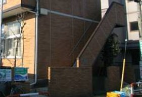 ローズアパートR41のエントランス