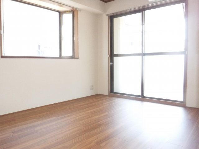 アビタヌーボーの洋室