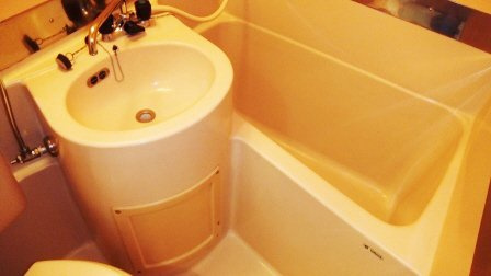 シャンブルレポの浴室|３点ユニットバスです！